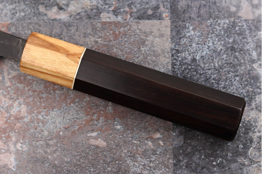 Yuzo Black SLD ebenholts och olivträ 16,5 cm japansk handgjord nakirikniv