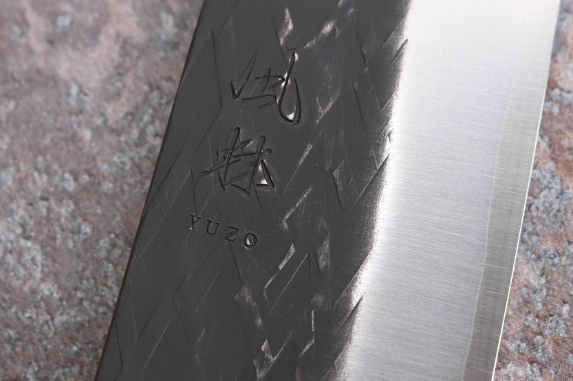 Yuzo Black SLD eebenpuu ja kvittenipuu 24cm japanilainen käsityöläiskokki ' s veitsi
