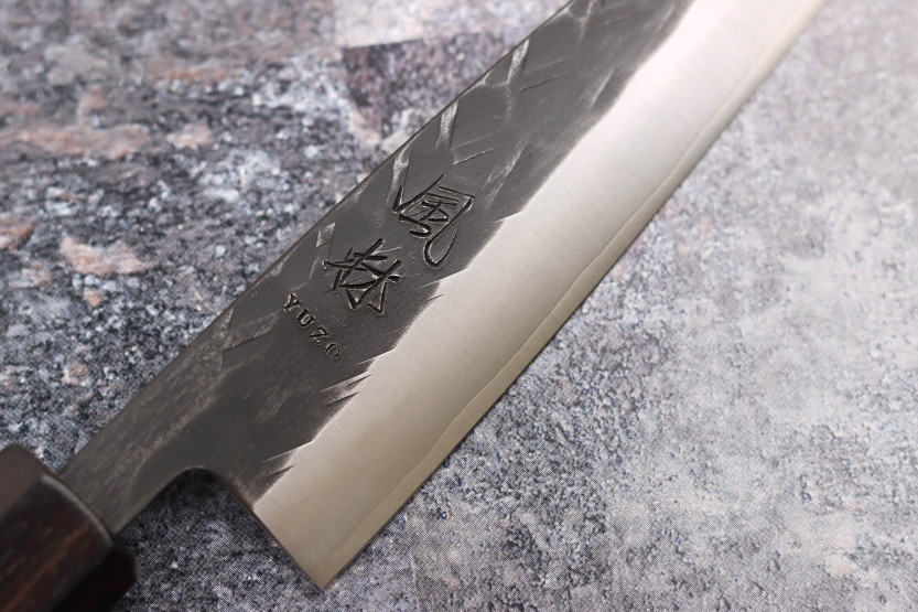 13,5cm japanisches handgefertigtes Universalmesser Yuzo Black SLD aus Ebenholz und Cognacholz
