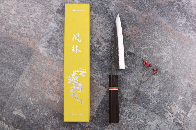 Yuzo Black SLD ibenholt og kvede 13,5 cm japansk håndverkskniv Universalkniv