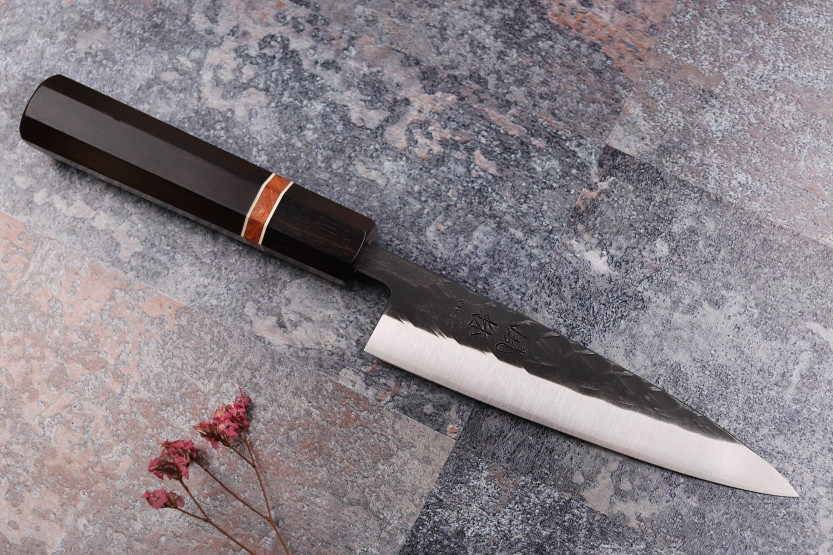 Yuzo Black SLD ibenholt og kvæde 13,5 cm japansk håndværkskniv Universalkniv