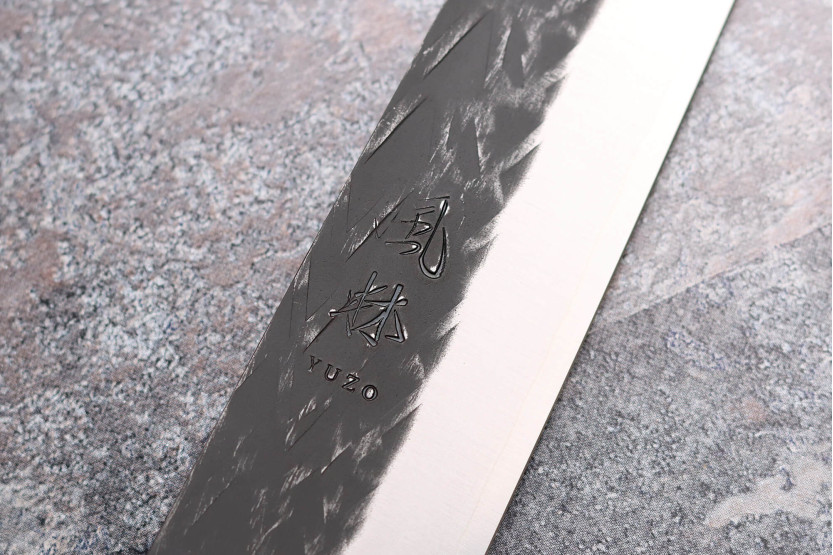 Yuzo Black SLD 24 cm japansk sujihikikniv i ibenholt og kvede