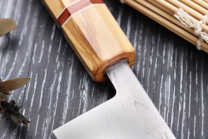 21 cm Yuzo SLD oliven og sequoia japansk kokkekniv