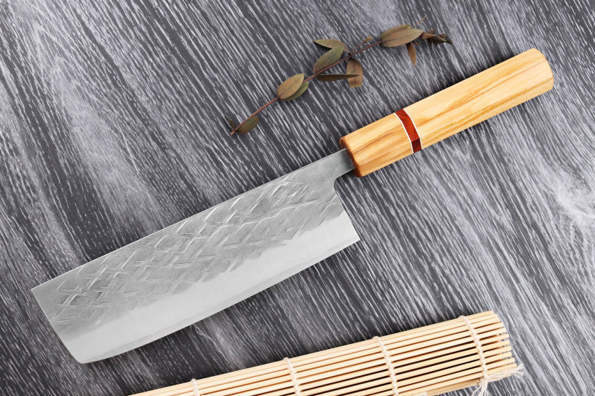 Yuzo SLD 16,5cm oliv och sequoia japansk handgjord nakiri-kniv