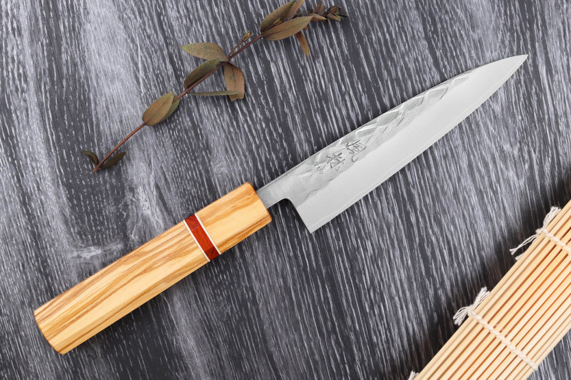 Japanisches handgefertigtes Universalmesser 13,5cm Yuzo SLD Olivenbaum und Sequoia