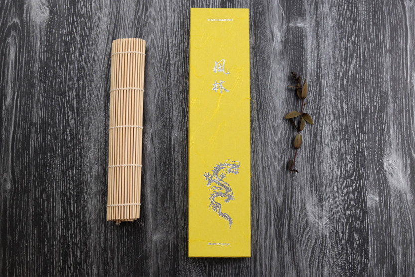 Yuzo SLD Cuchillo de cocinero tradicional japonés de 21 cm de madera de olivo y membrillo