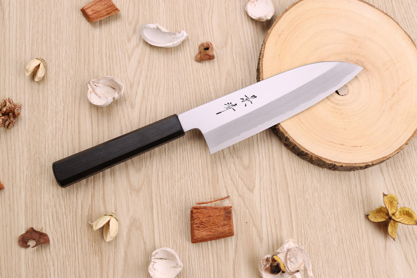 Kagekiyo Suri Urushi 18cm Cuchillo santoku japonés hecho a mano