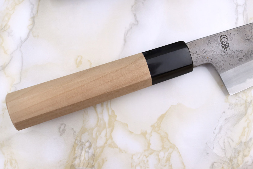 Faca de chef japonesa tradicional Sakai Kikumori Kikuzuki Rin 21cm