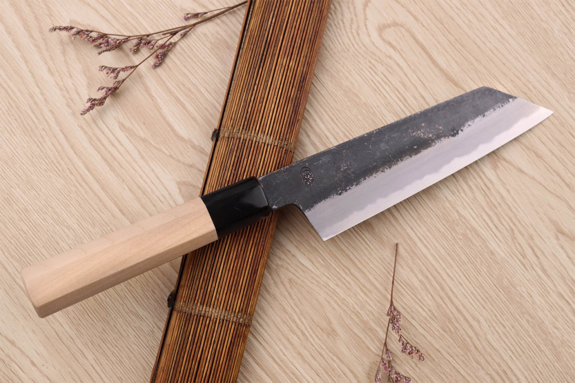 santoku kniv kiritsuke 18cm japonais artisanal Sakai Kikumori Kikuzuki Kuro