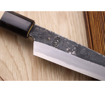 cuchillo universal japonais artisanal Sakai Kikumori Kikuzuki Kuro 15cm 2