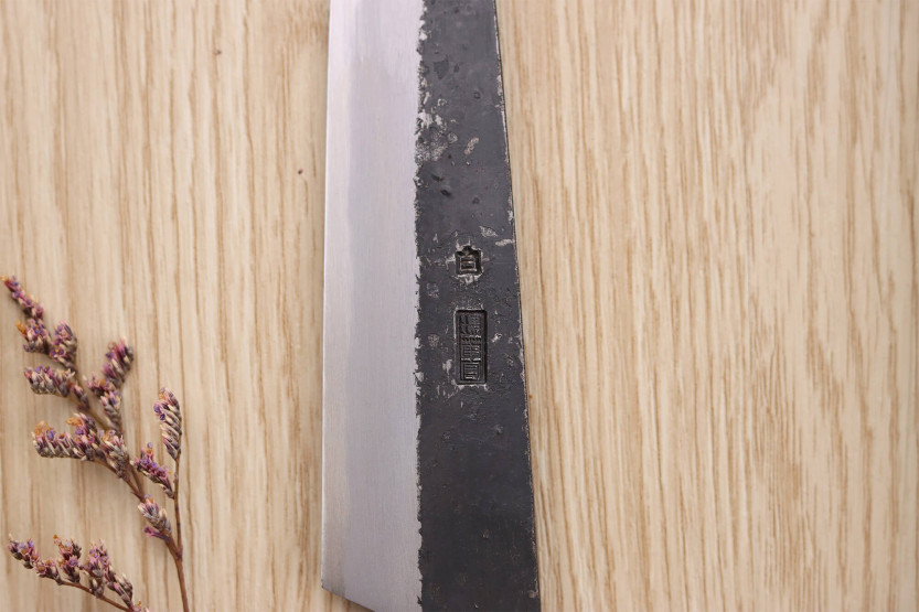 Universalkniv 15cm japonais artisanal Sakai Kikumori Kikuzuki Kuro