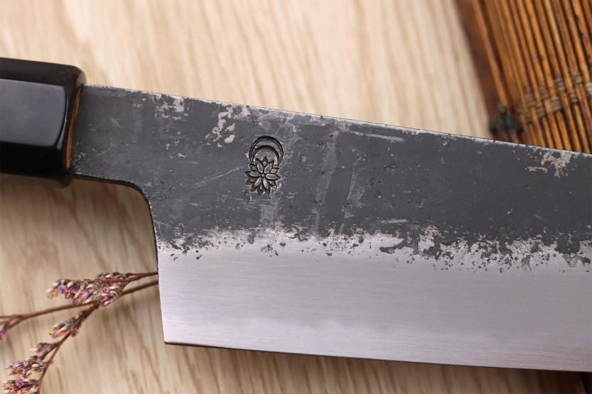 Sakai Kikumori Kikuzuki Kuro 21cm japansk handgjord kockkniv