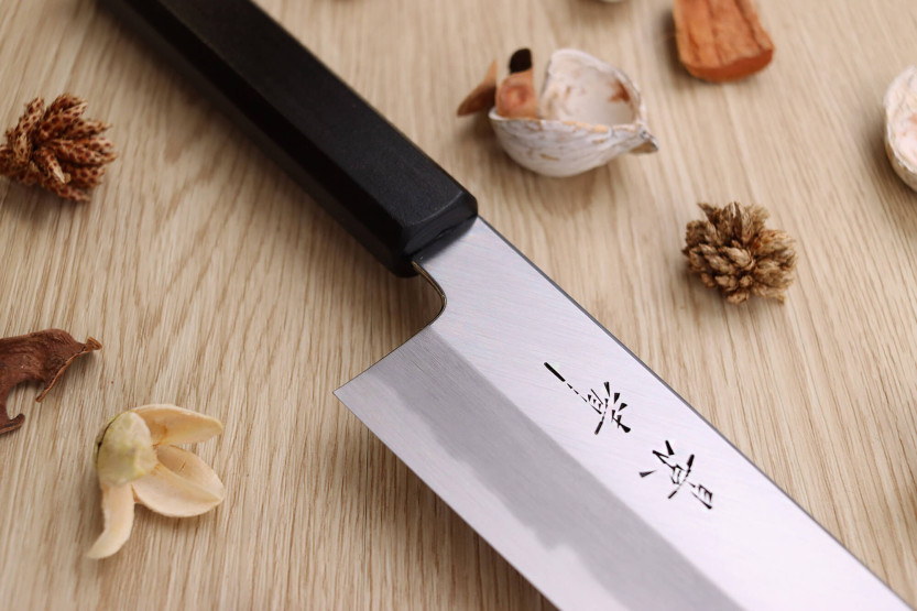 Coltello da cuoco giapponese Kagekiyo Suri Urushi 24 cm fatto a mano