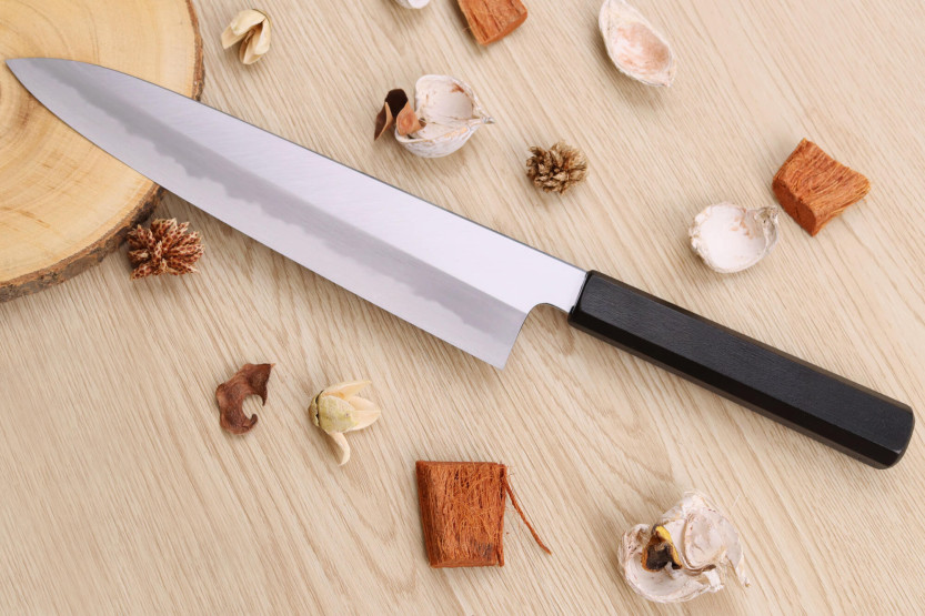Coltello da cuoco giapponese Kagekiyo Suri Urushi 24 cm fatto a mano