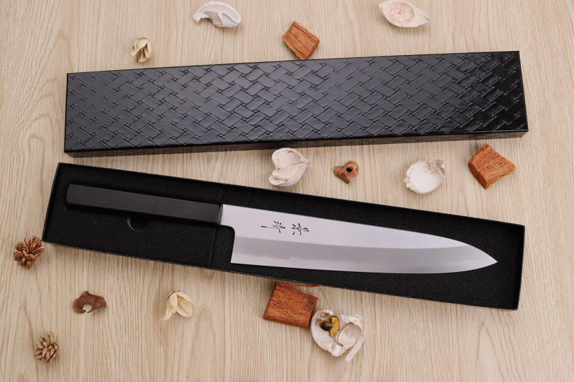 Coltello da cuoco giapponese Kagekiyo Suri Urushi 24 cm fatto a mano