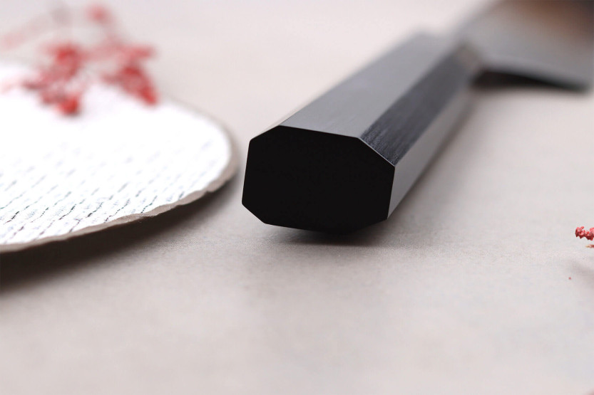 santoku veitsi kirsikka japanilainen Kanetsugu Zuiun Kiwami revêtement DLC 18cm