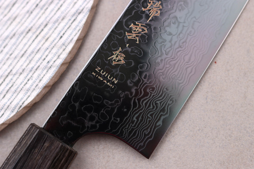 santoku-kniv kirsebær japansk Kanetsugu Zuiun Kiwami revêtement DLC 18cm