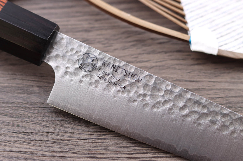 Kanetsugu Heptagon Uto hamret japansk universalkniv 15 cm