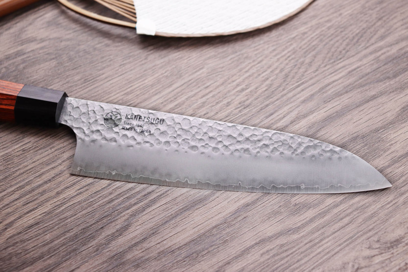Kanetsugu Heptagon Uto 17cm vasaroitu japanilainen santoku veitsi