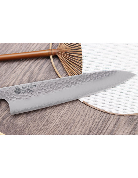 Coltello da chef giapponese martellato Kanetsugu Heptagon Uto da 20 cm