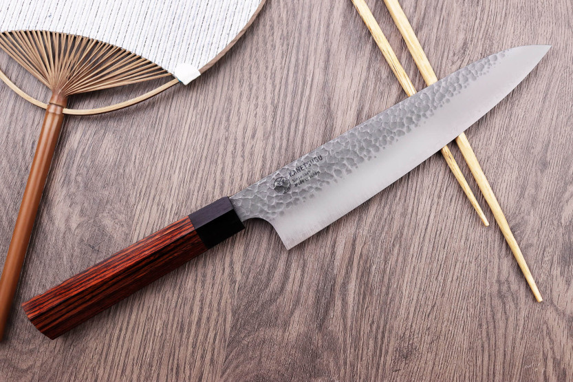 Kanetsugu Heptagon Uto hamret japansk kokkekniv 20 cm