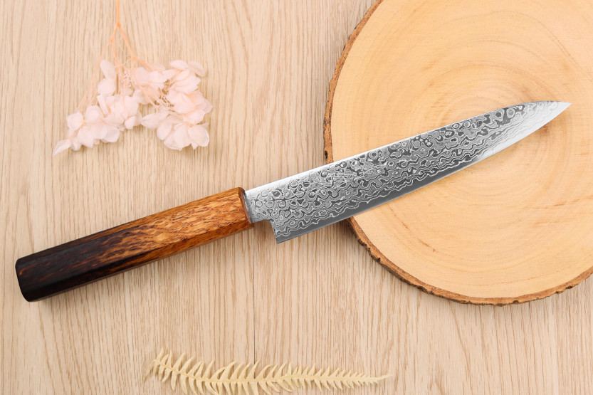 Yoshihiro Zad håndlaget japansk universalkniv 15 cm med damascenert blad