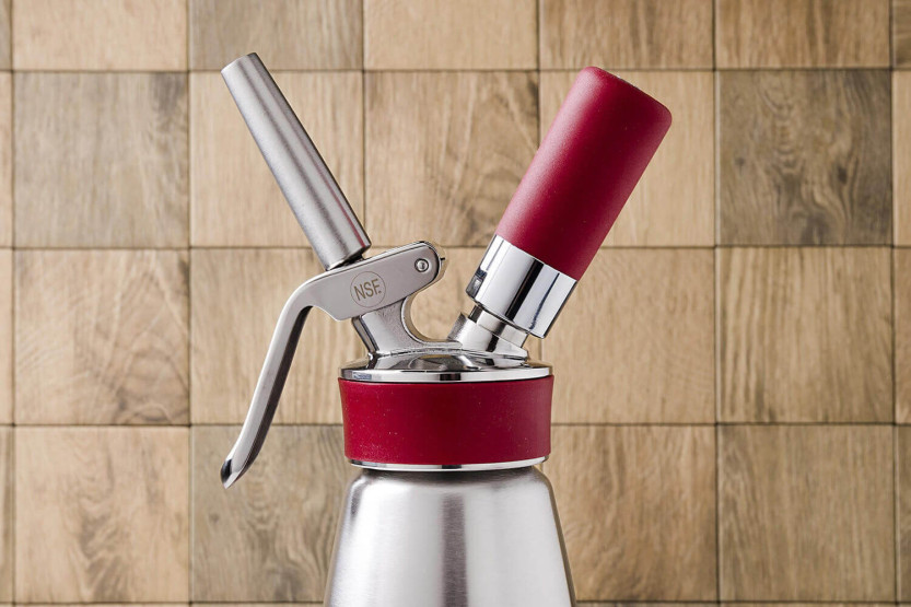 Isi Gourmet Whip Siphon für heiße und kalte Zubereitungen - 0,5L