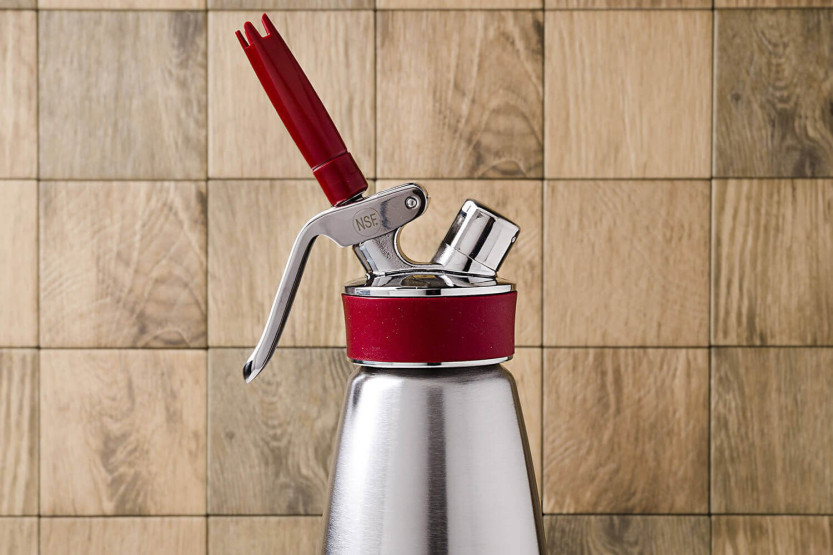 Isi Gourmet Whip Siphon für heiße und kalte Zubereitungen - 0,5L