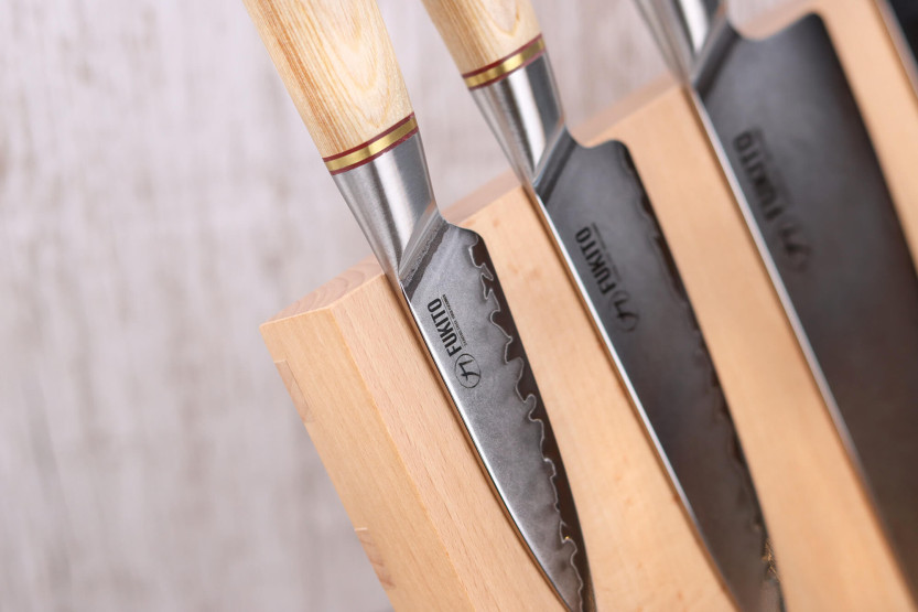Blocco magnetico in faggio massiccio Fukito per 4 coltelli da cucina