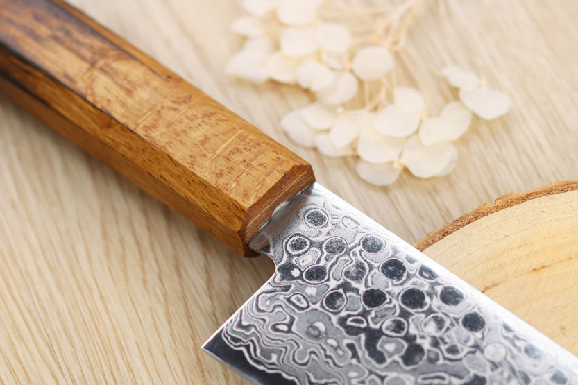 Yoshihiro Zad håndlaget japansk kokkekniv 21 cm damaskblad