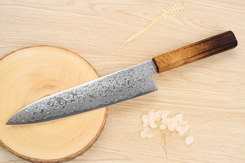 Yoshihiro Zad håndlaget japansk kokkekniv 21 cm damaskblad