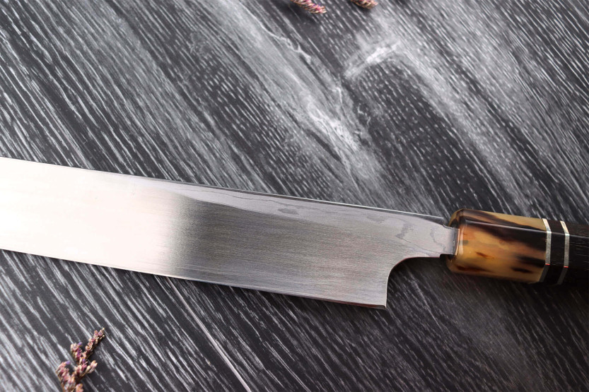 Sakimaru takohiki japanisches handgefertigtes Messer Naoki Mazaki Damascus abgeschrägt 27cm helles Horn