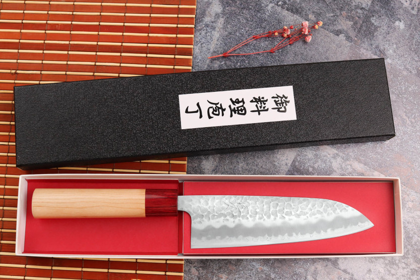 Cuchillo santoku japonés Cuchillo santoku Tsunehisa Aogami Super martillado 16.5cm hecho a mano