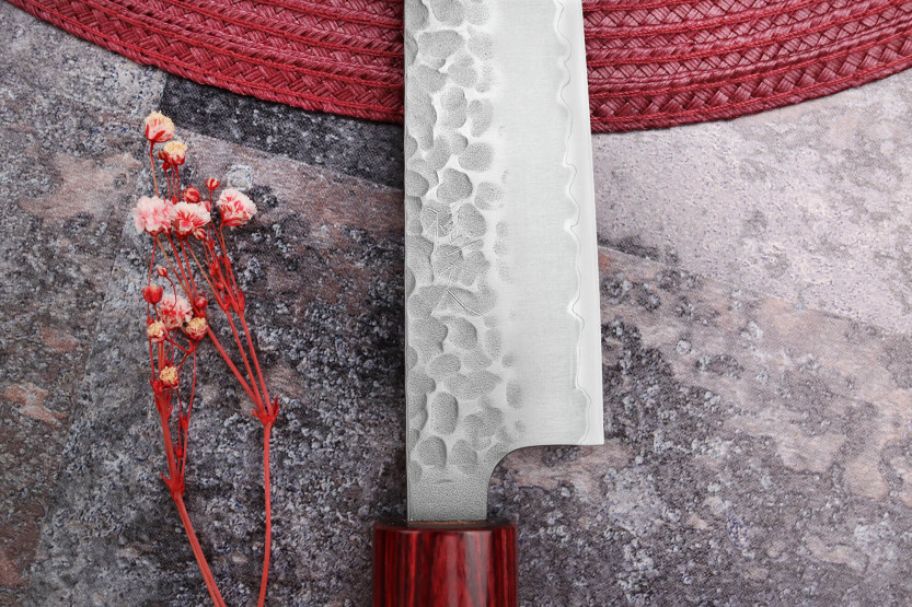 Japanisches handgefertigtes Sujihiki-Messer Tsunehisa Aogami Super gehämmert 24cm