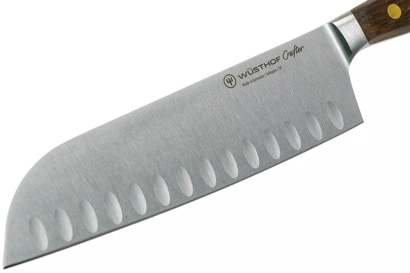 Wüsthof Crafter 17 cm med granton-egg santoku-kniv i eik
