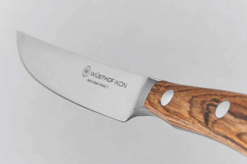 Set in scatola di 6 coltelli da bistecca forgiati Wüsthof Ikon 12 cm con custodia in pelle