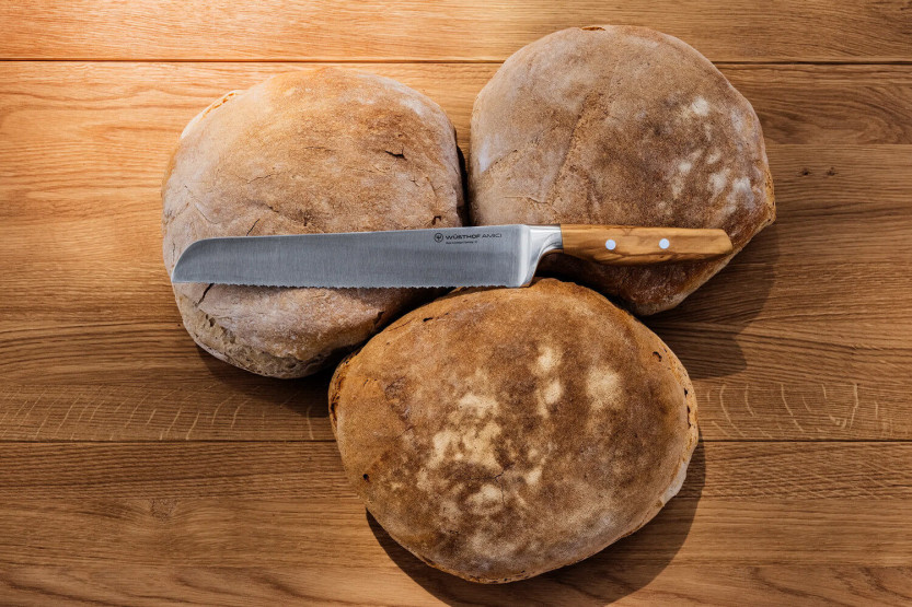 Wüsthof Amici smedet brødkniv 23 cm