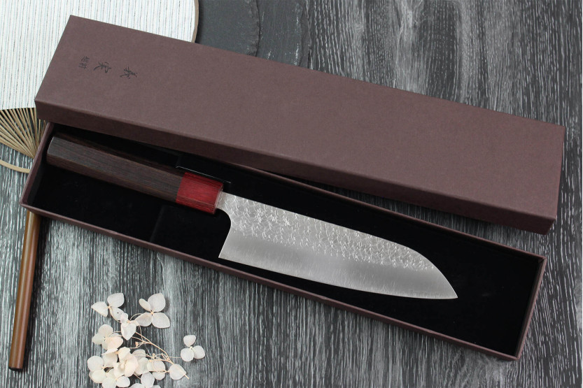 coltello santoku giapponese fatto a mano Yoshimi Kato SG2 Tsuchime 17 cm