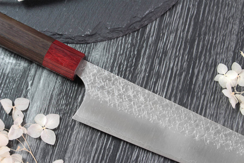 Faca de chef japonesa Yoshimi Kato SG2 Tsuchime 21cm feita à mão