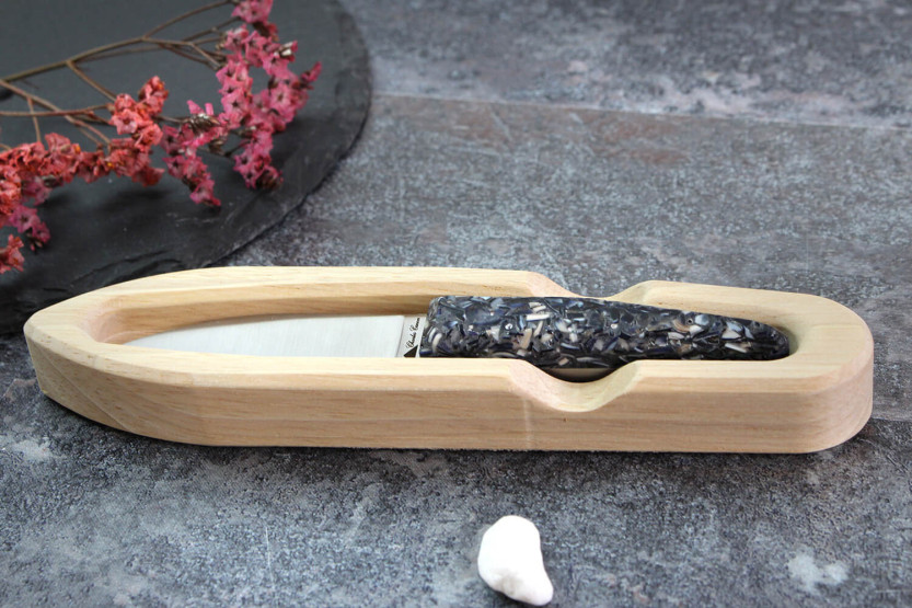 Charles Canon oyster knife with mussel shell handle made in France + wooden case