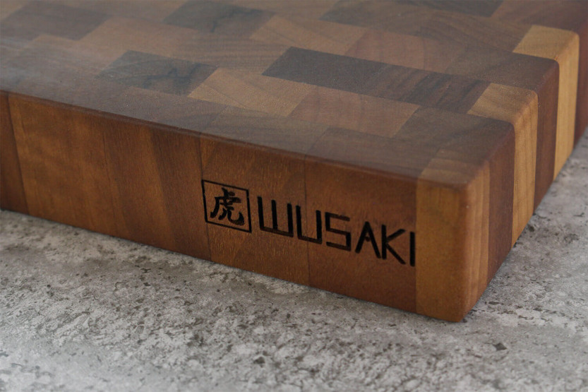 Wusaki kitchen block in checkered walnut - 35 x 35 x 4 cm