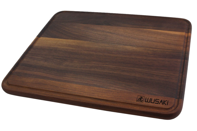 Wusaki walnut wood cutting board with gutter - 40 x 30 x 1.9 cm