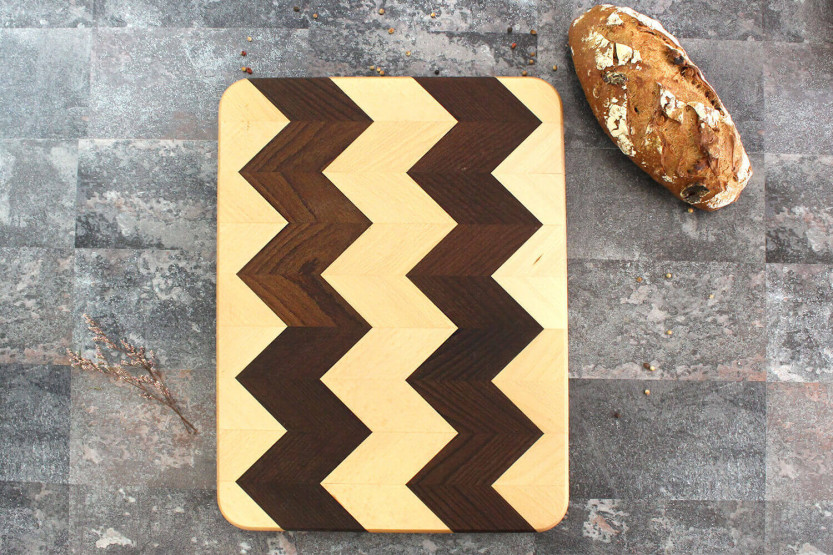 Wusaki-Schneidebrett aus FSC-zertifiziertem, thermobehandeltem Buchenholz mit Rinne - 40 x 30 x 1,9 cm
