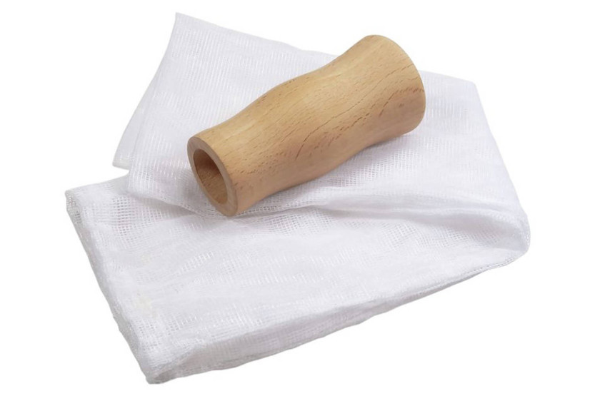 La Bonne Graine polyester cheesecloth net with beech pusher