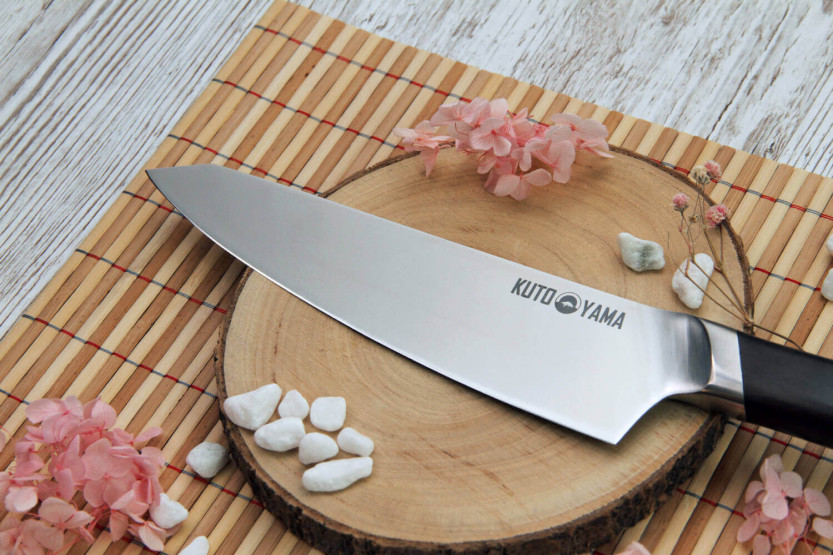 Kutoyama Kochmesser mit 20 cm Klinge und Griff aus Ebenholz