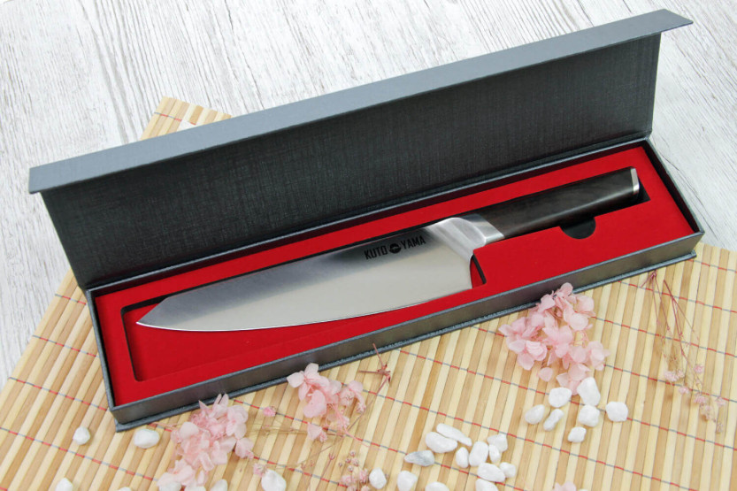 Coltello da chef Kutoyama con lama da 20 cm e manico in ebano