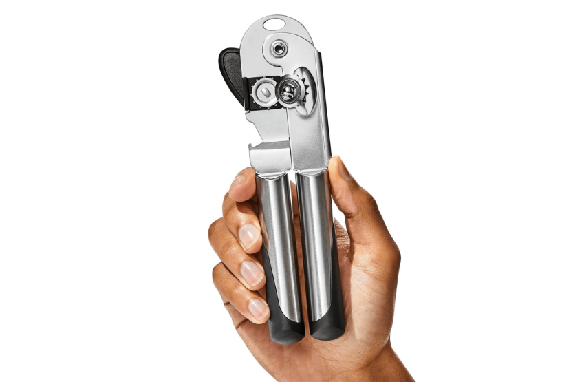 Abrelatas manual OXO Steel de acero inoxidable y santoprene