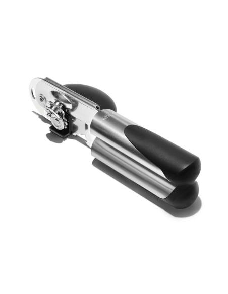 Abridor de latas manual OXO Steel em aço inoxidável e santoprene