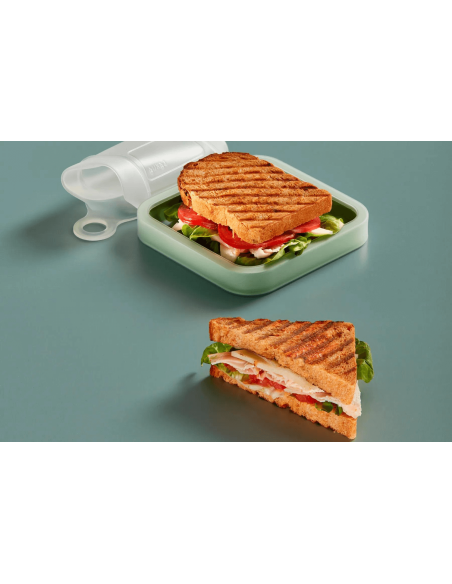 Reusable silicone Lékué sandwich case with lid