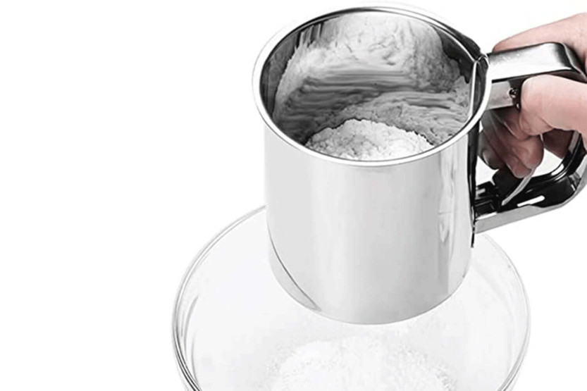 Peneira mecânica para farinha Baumalu 10,5 cm em aço inoxidável